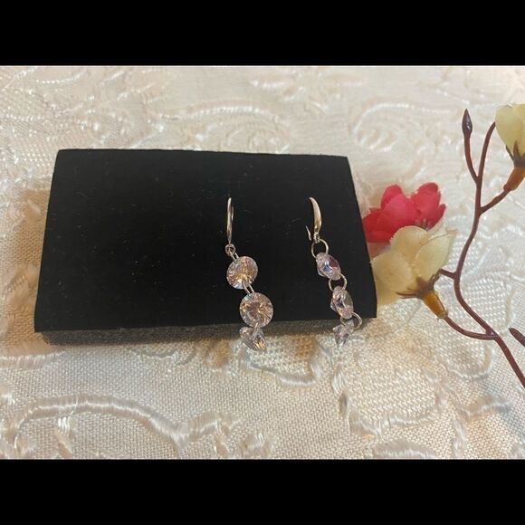 💥Swarovski Sophisticated Crystal Drop Earrings - Picture 8 of 10